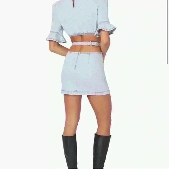 WeWoreWhat Cut-Out Denim Mini Skirt in a Super Light Indigo Wash. Sz Small. NWT! - Picture 2 of 14